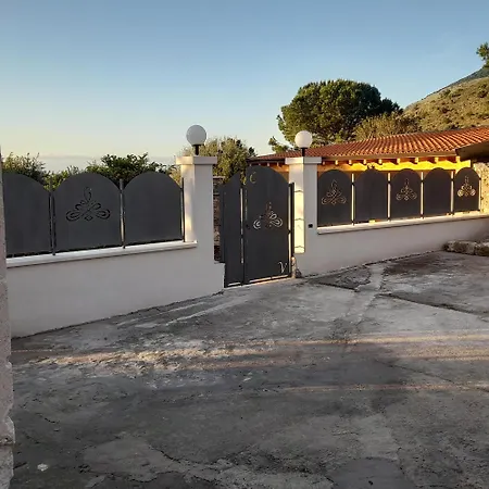 Holiday home Casa Vittoria *